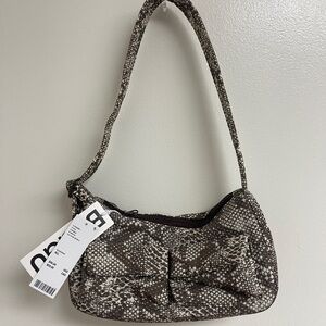 Stylish Snake Print Shoulder Bag